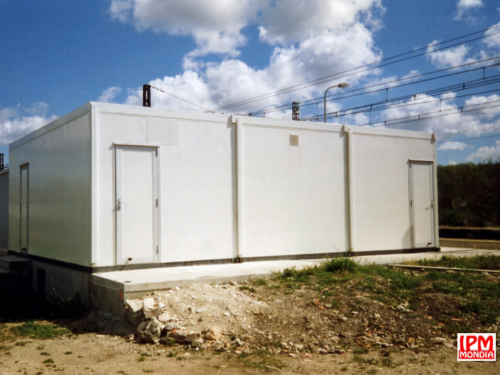 Railway Juxtaposé Shelter